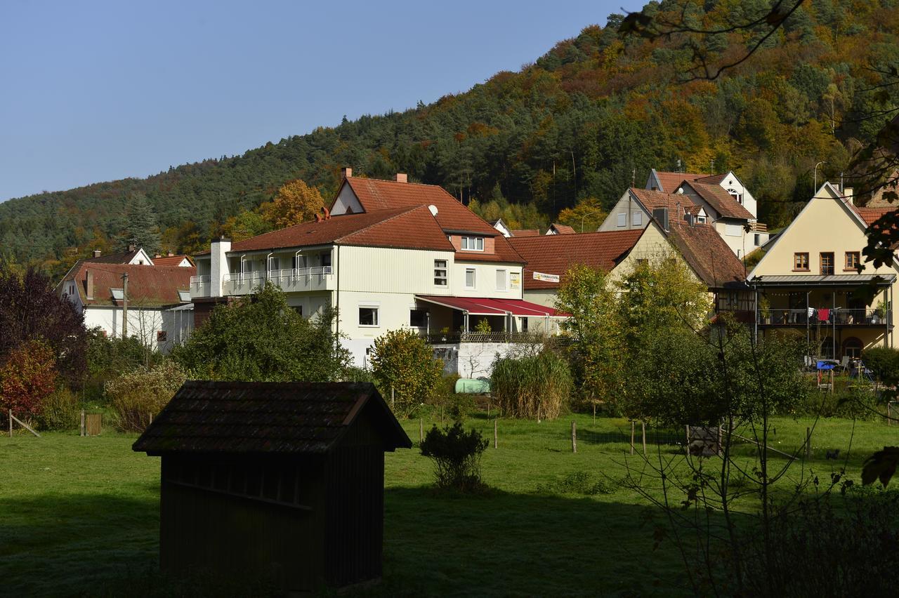 Landhotel Zur Wegelnburg Bruchweiler-Barenbach Exterior photo